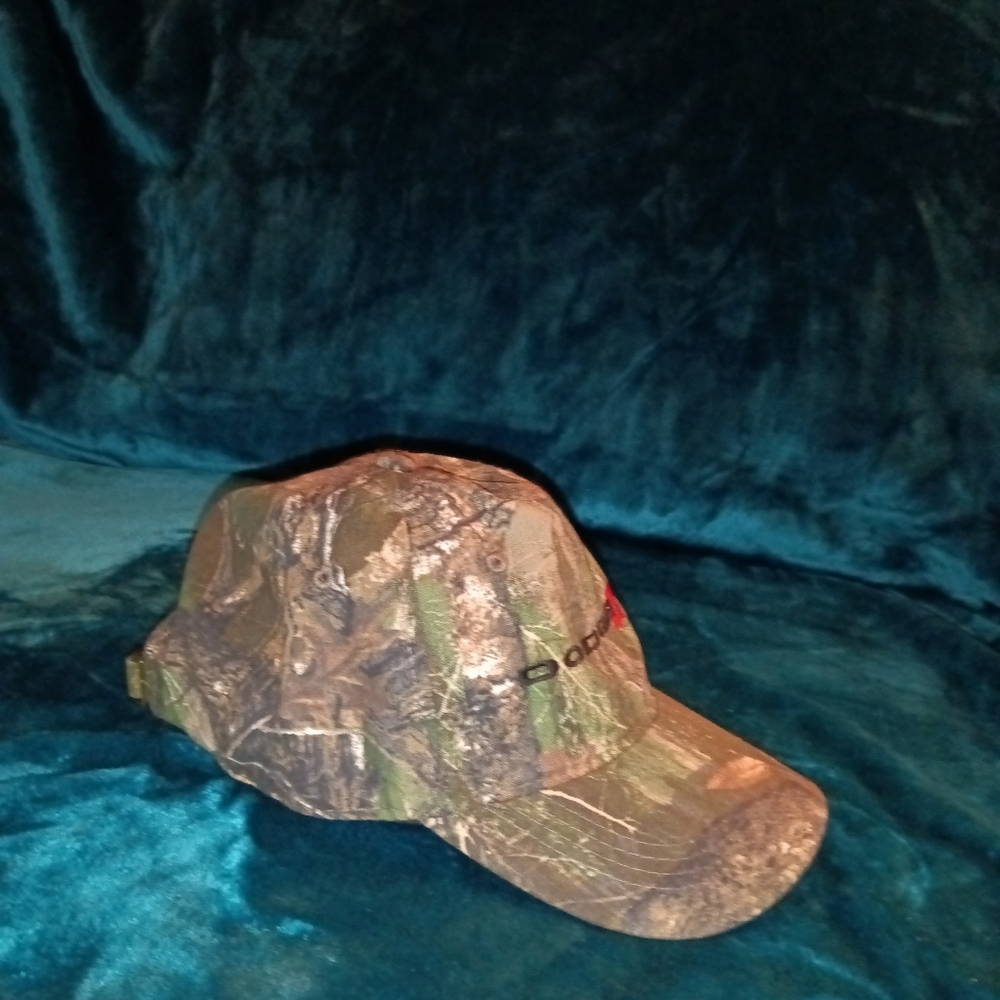 Realtree camo hat - Picture 3 of 3